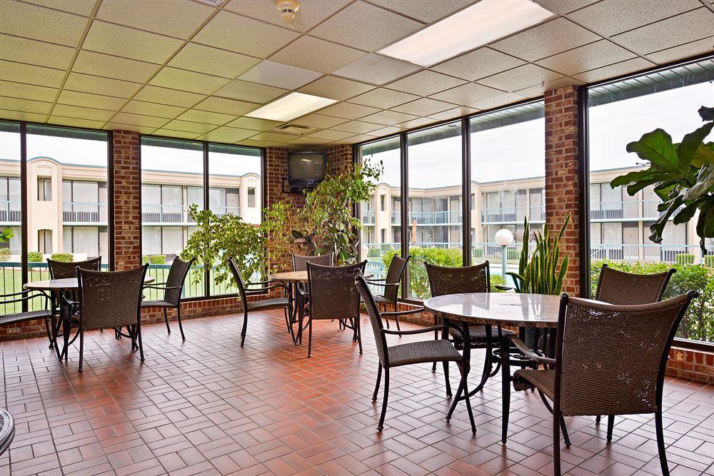 Days Inn By Wyndham Pittsburg Ks Εξωτερικό φωτογραφία