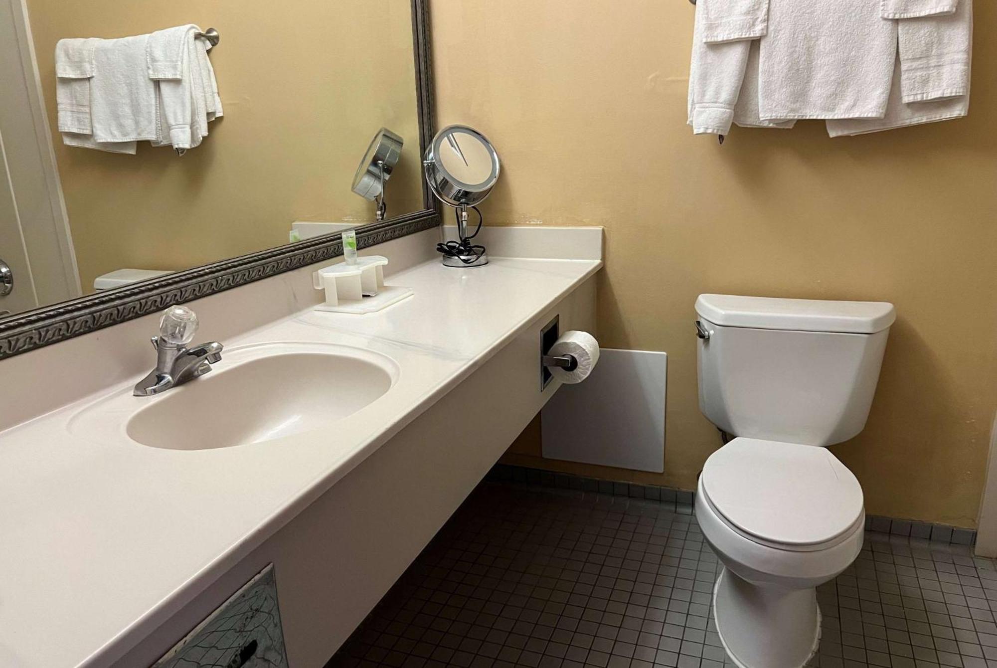 Days Inn By Wyndham Pittsburg Ks Εξωτερικό φωτογραφία