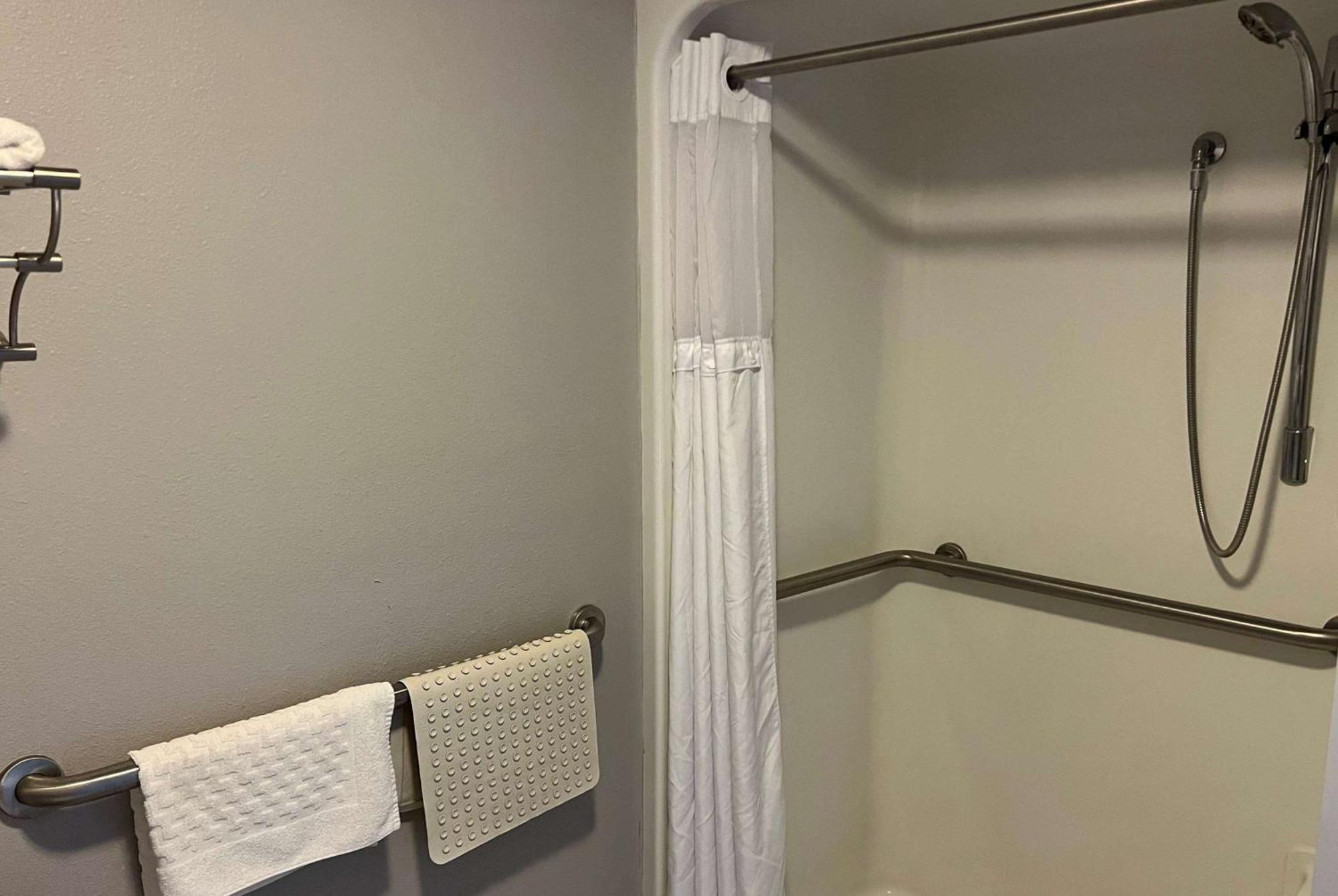 Days Inn By Wyndham Pittsburg Ks Εξωτερικό φωτογραφία