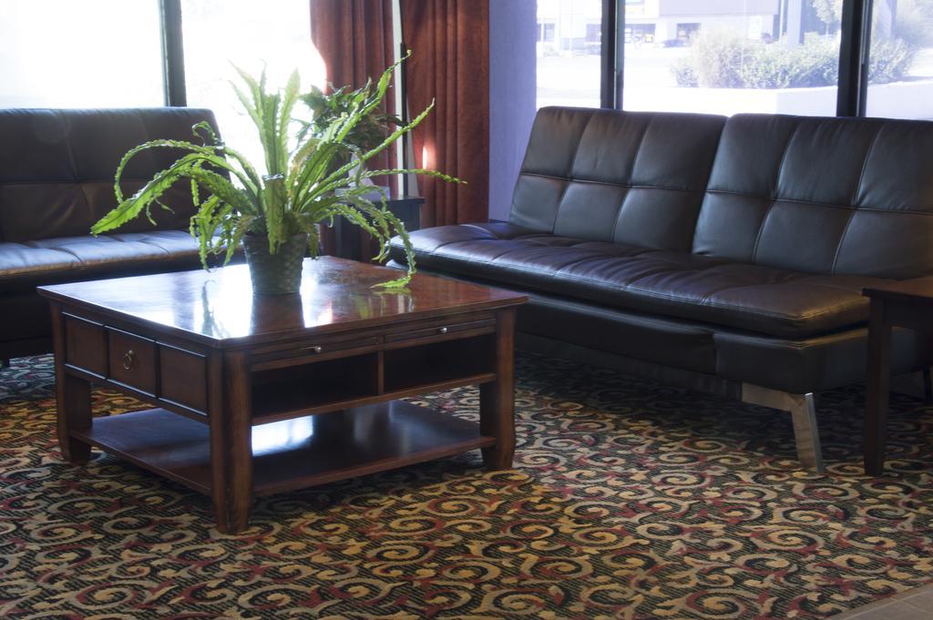 Days Inn By Wyndham Pittsburg Ks Εξωτερικό φωτογραφία