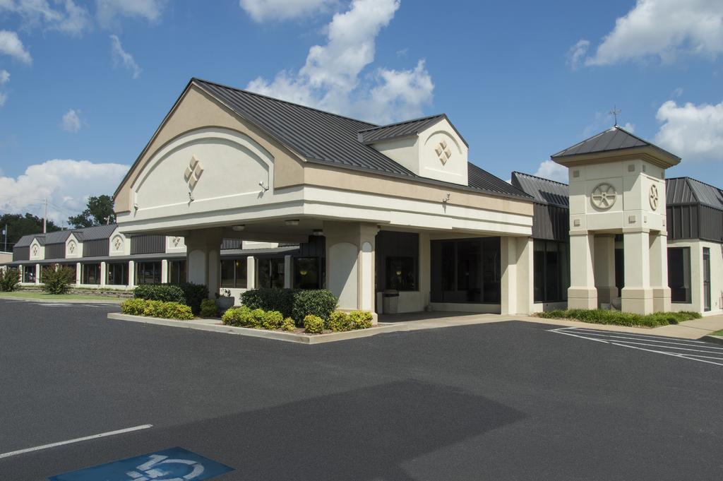 Days Inn By Wyndham Pittsburg Ks Εξωτερικό φωτογραφία
