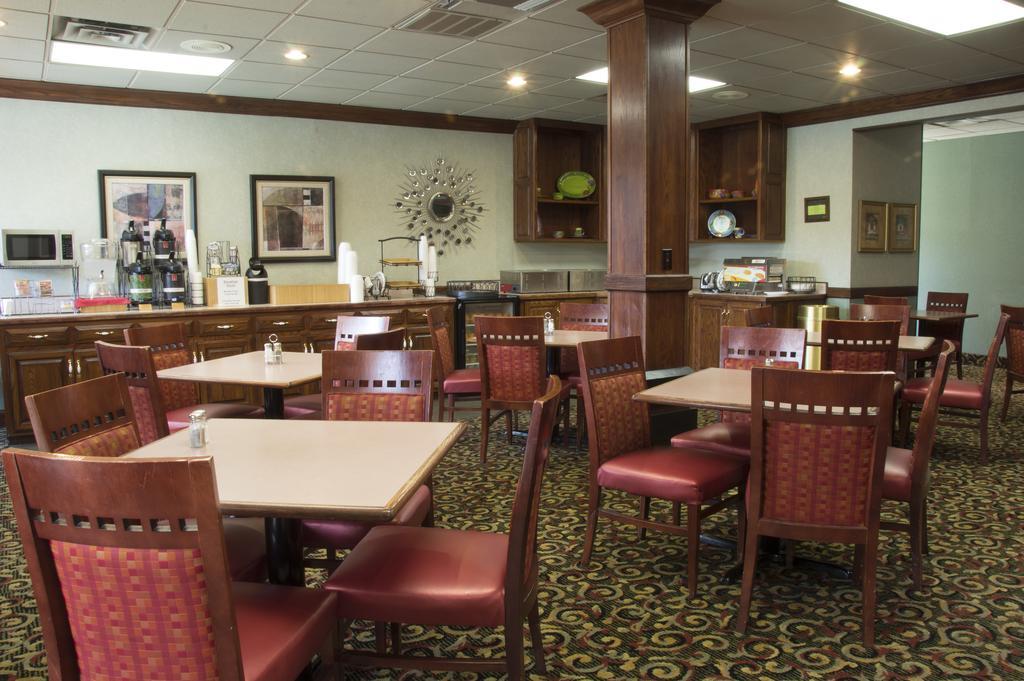 Days Inn By Wyndham Pittsburg Ks Εξωτερικό φωτογραφία