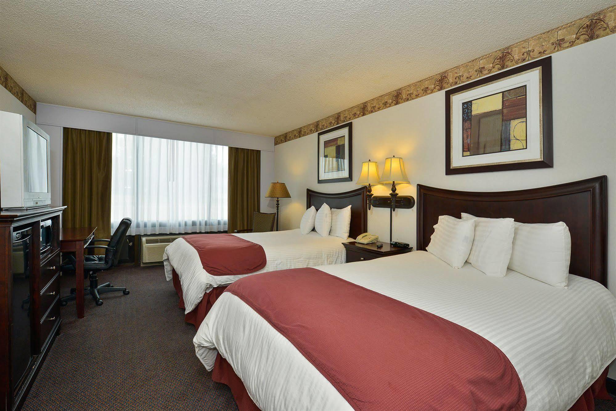 Days Inn By Wyndham Pittsburg Ks Εξωτερικό φωτογραφία