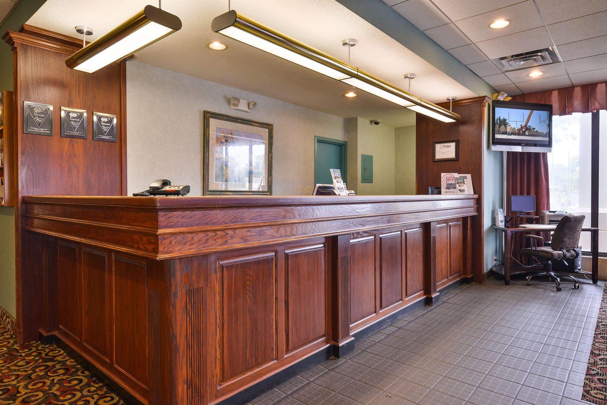 Days Inn By Wyndham Pittsburg Ks Εξωτερικό φωτογραφία
