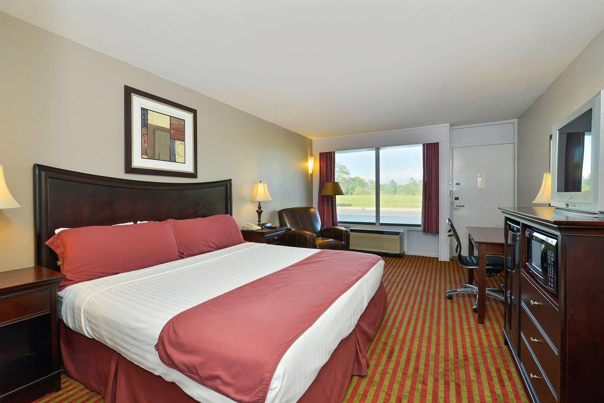 Days Inn By Wyndham Pittsburg Ks Εξωτερικό φωτογραφία