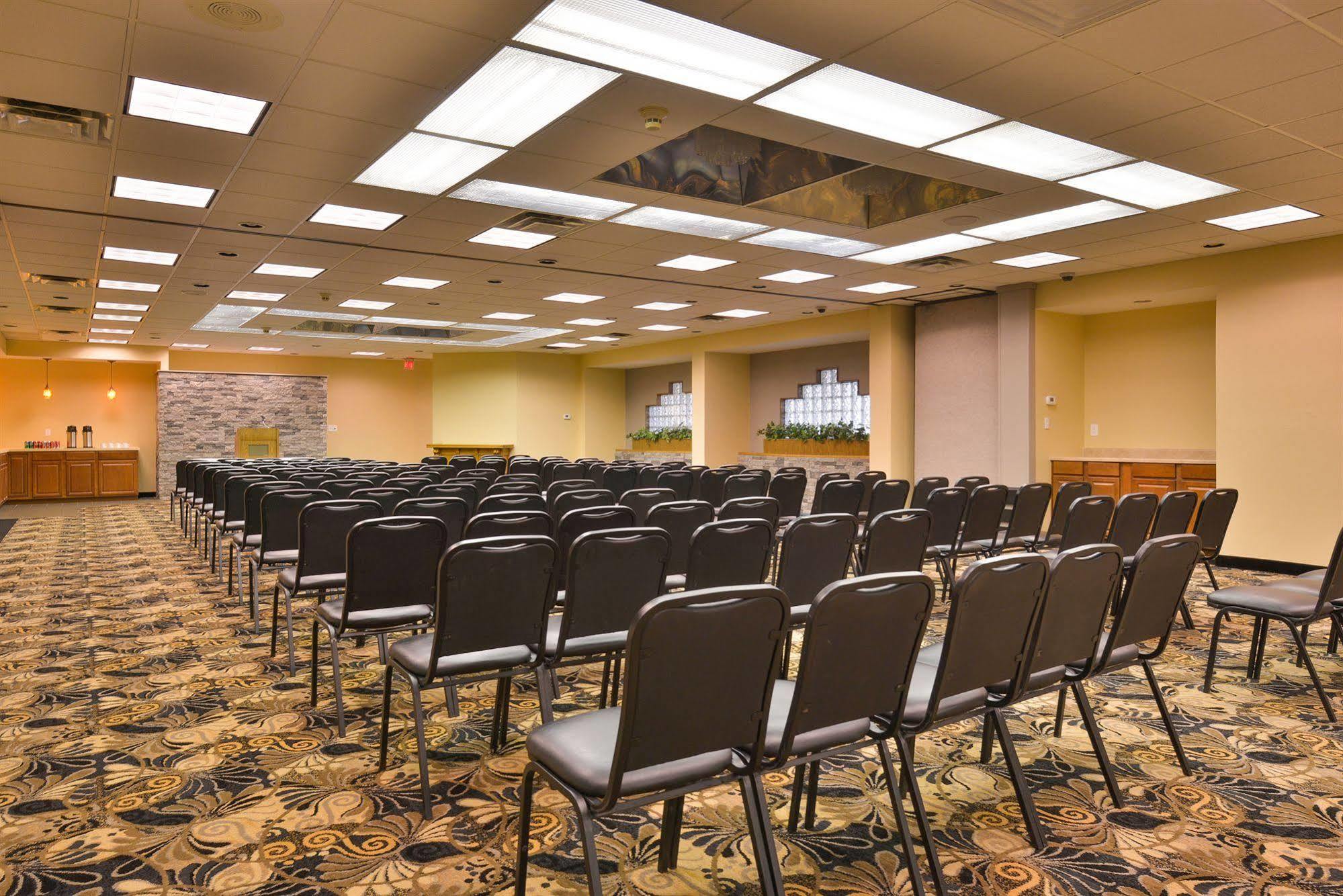 Days Inn By Wyndham Pittsburg Ks Εξωτερικό φωτογραφία