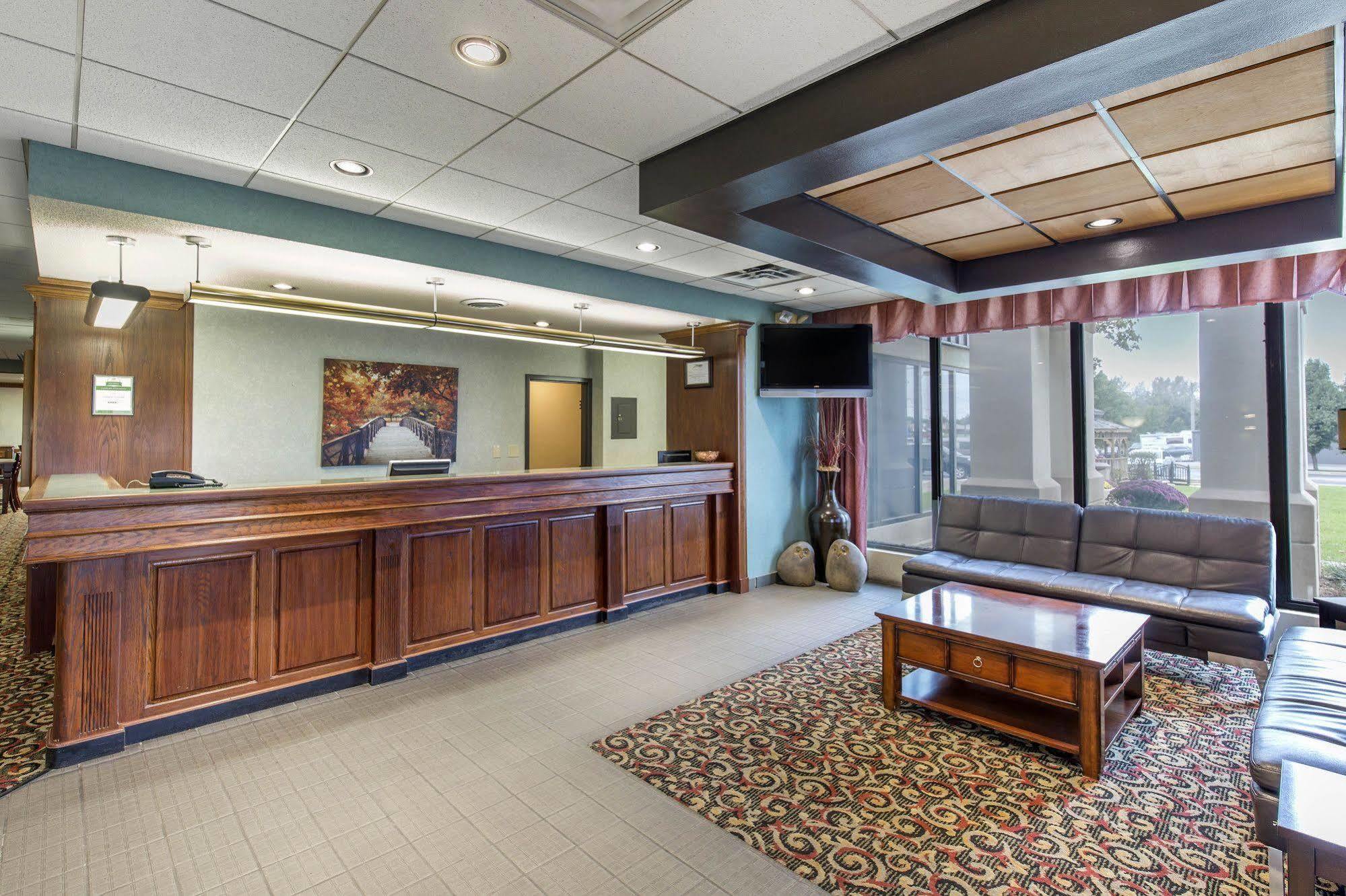 Days Inn By Wyndham Pittsburg Ks Εξωτερικό φωτογραφία