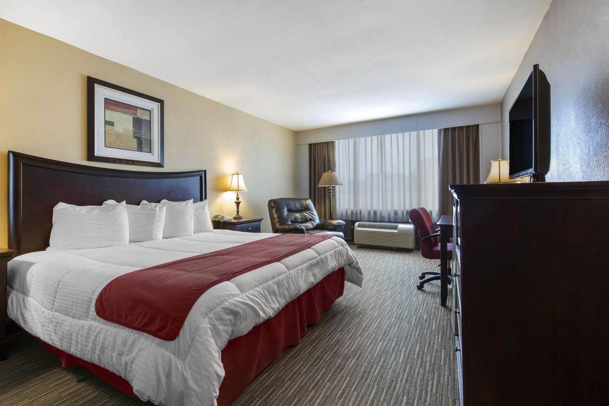 Days Inn By Wyndham Pittsburg Ks Εξωτερικό φωτογραφία